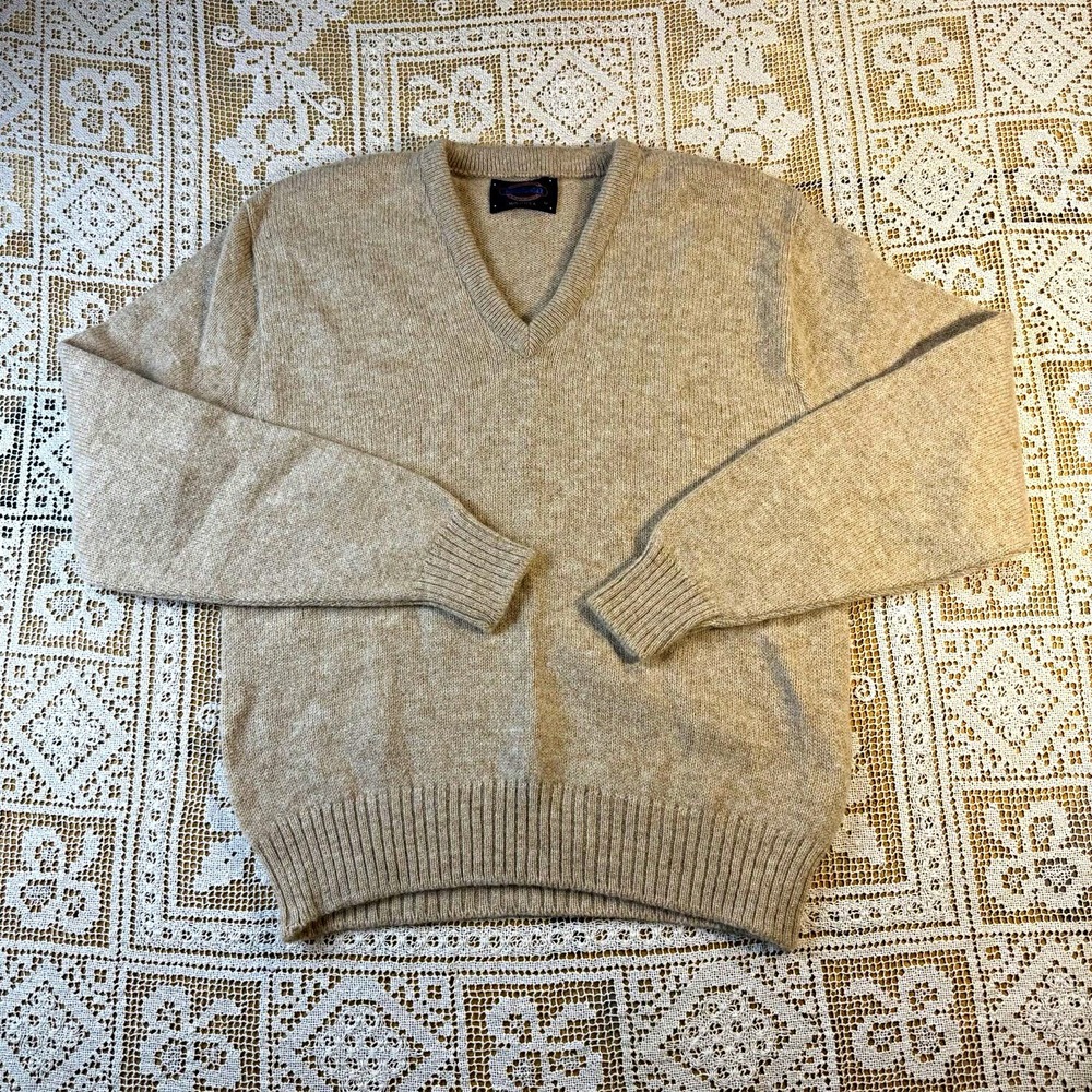 Jantzen Mens M Beige Knit V-Neck Pullover Sweater Made in USA Vintage 80s